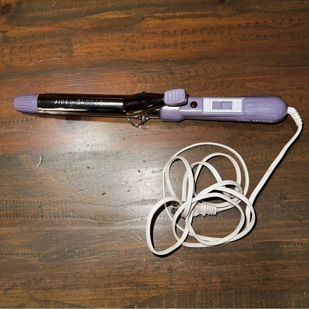 Vidal Sassoon VS122 1 Inch Barrel Pro Curling Iron Waves Y2K Purple Tested Works